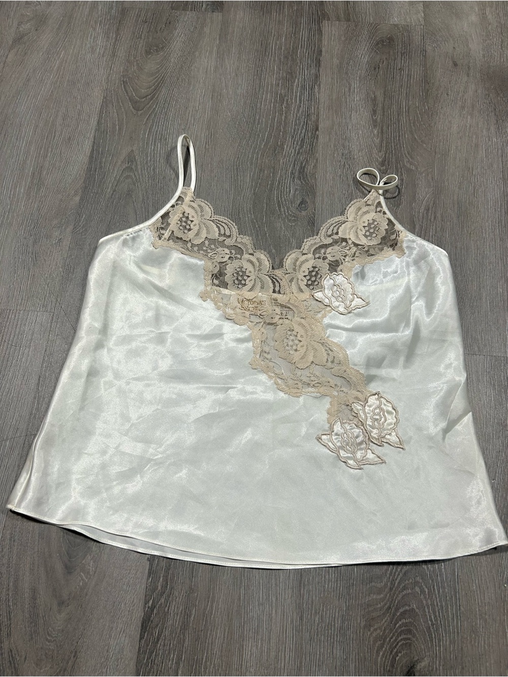 Vintage Victoria’s Secret Silky Lace Off White tank top Sz M